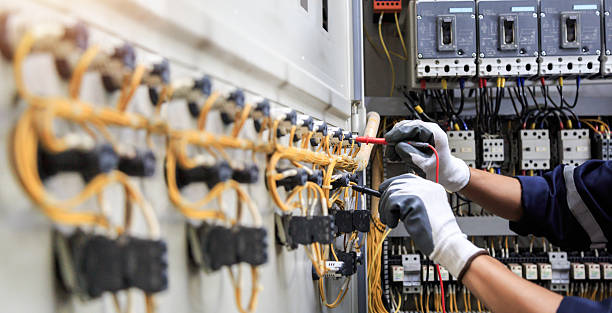 Professional Electrician technician working in Arden on the Severn, MD